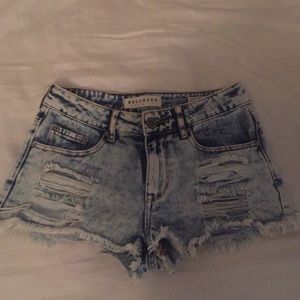 Bullhead “high rise” denim shorts